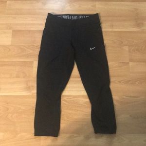 Nike cropped leggings